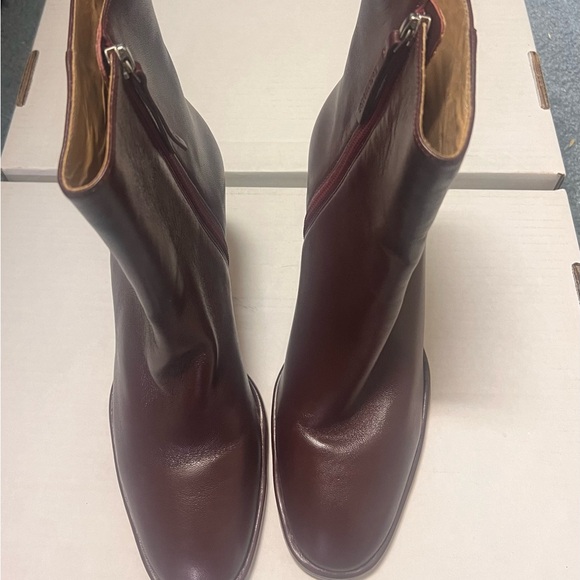 Reformation Gillian Ankle Boot in Ruby Sz 8.5 - Picture 5 of 8